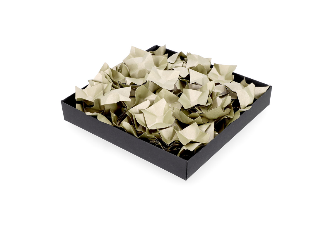FIL/G: Gold recycled paper infill for a box, 67 l 1